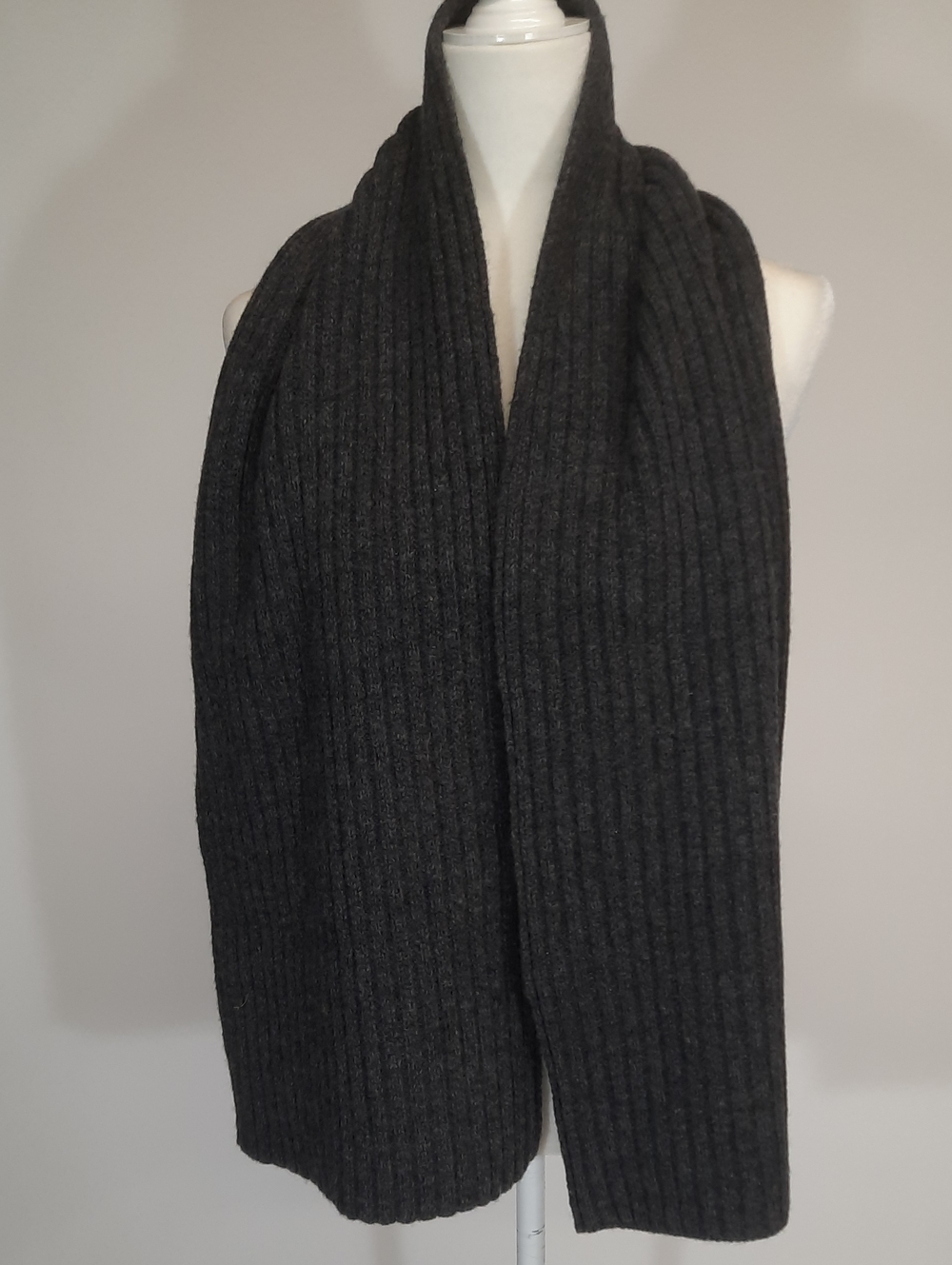 GAP 100% Lambswool Dark Gray Ribbed Knit Scarf, 62" long